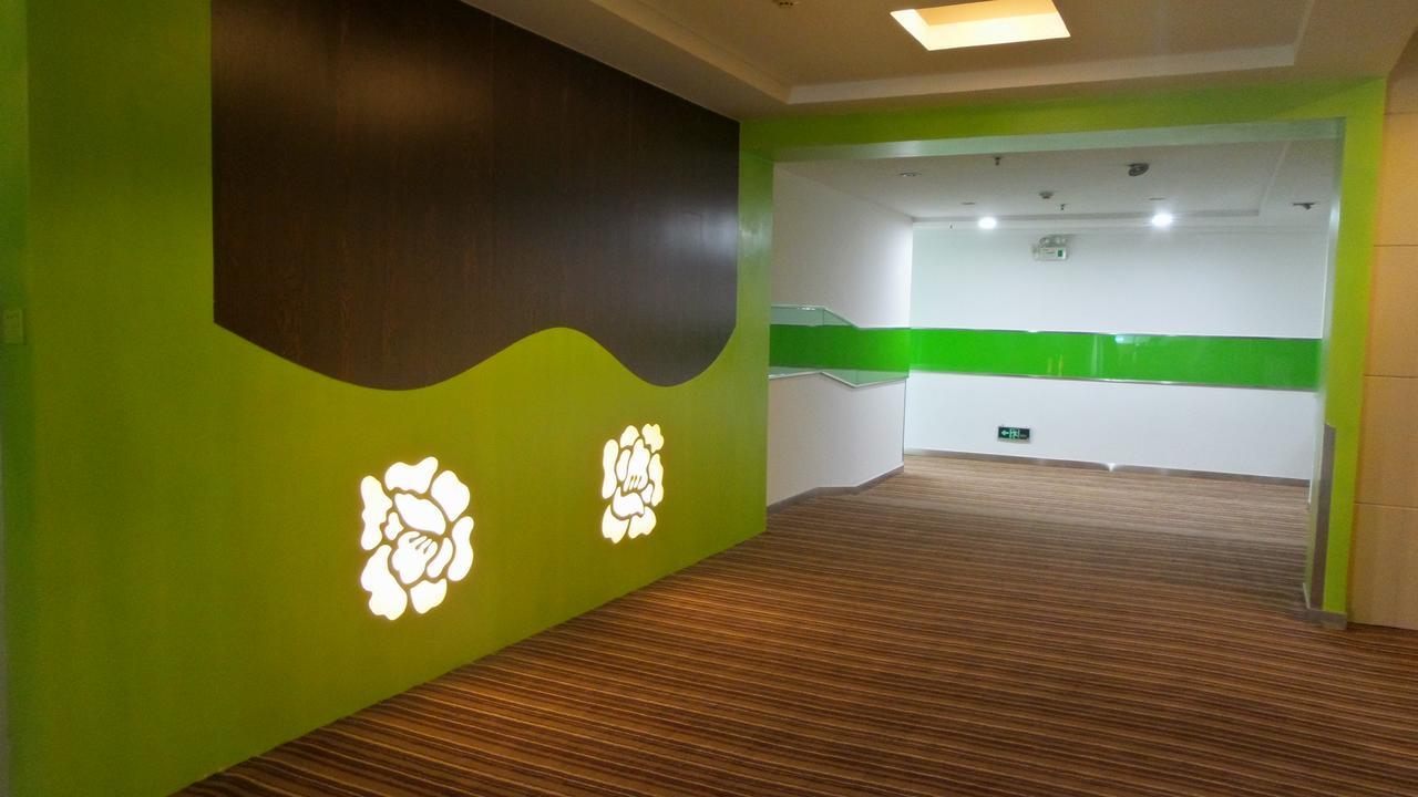 V8 Hotel Xilang Subway Branch Cantón Exterior foto