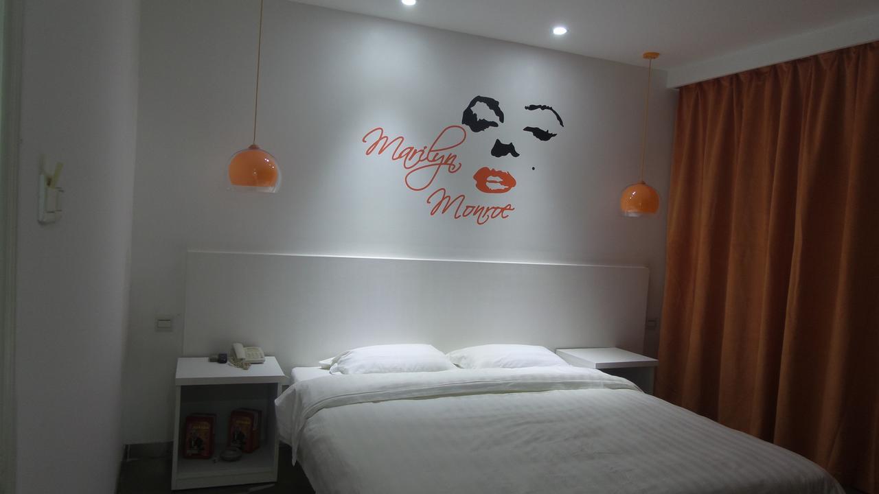 V8 Hotel Xilang Subway Branch Cantón Exterior foto